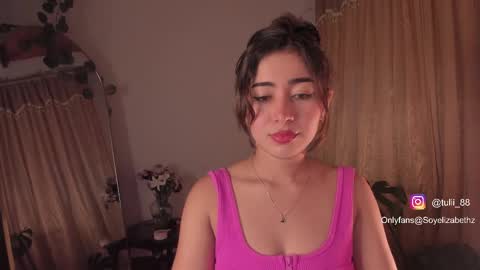 Snapshot of elizabethz chatting on October 1, 10:49 pm Tuli online show from October 1, 10:49 pm