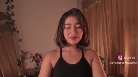 Snapshot of elizabethz chatting on October 5, 11:46 pm Tuli online show from October 5, 11:46 pm