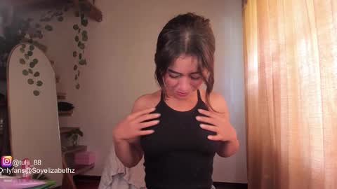 Snapshot of elizabethz chatting on December 16, 5:07 pm Tuli online show from December 16, 5:07 pm