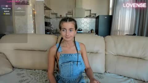 Eliz                               online show from September 14, 5:39 am