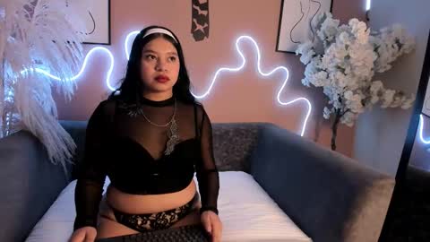 Ella online show from November 20, 12:05 pm