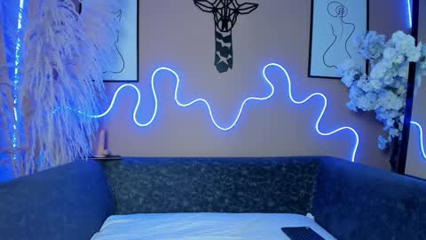 Ella online show from November 24, 12:16 pm