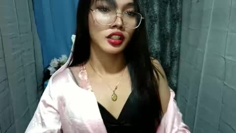 Snapshot of ella_fuma chatting on November 15, 10:01 am Ella online show from November 15, 10:01 am