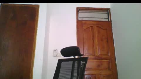 Snapshot of ella_laurel chatting on February 20, 7:45 am Ella online show from February 20, 7:45 am