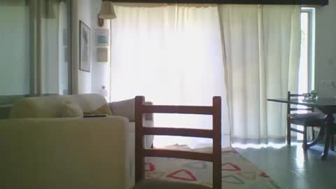 Snapshot of ella_laurel chatting on October 10, 6:23 am Ella online show from October 10, 6:23 am