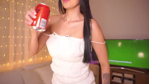 ELLA OWEN online show from January 31, 2:17 pm