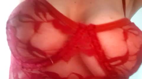 Snapshot of ella_pink chatting on December 2, 12:43 pm Ella online show from December 2, 12:43 pm