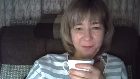 ellajohnsonx online show from December 19, 1:18 am