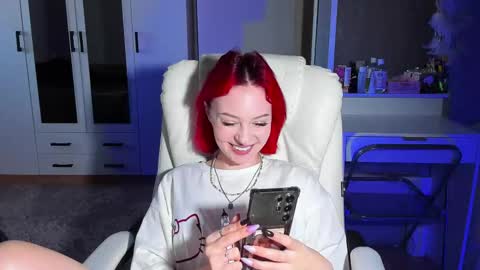 ellales online show from October 1, 8:42 am