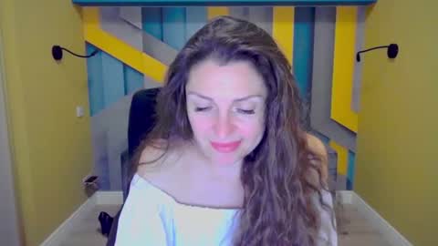 EllaLongs online show from December 3, 3:33 pm