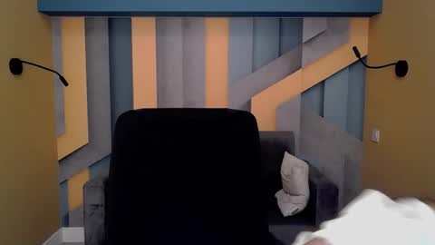 EllaLongs online show from September 9, 11:21 am