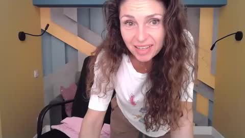 EllaLongs online show from September 30, 11:37 am