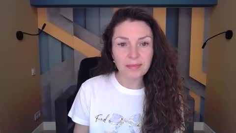 EllaLongs online show from October 3, 11:29 am