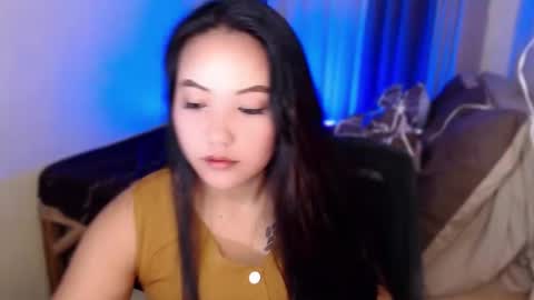 Snapshot of ellaminov chatting on December 18, 1:44 am Ella online show from December 18, 1:44 am