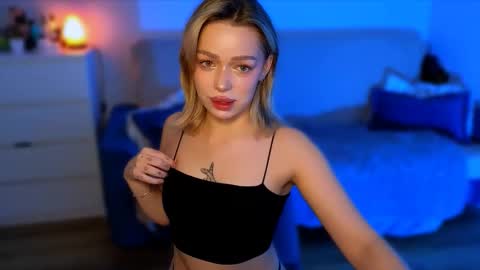 Snapshot of ellatwox chatting on November 10, 5:17 am Ella online show from November 10, 5:17 am