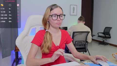 Snapshot of ellcrys chatting on October 3, 10:18 pm im Elsa lets go Subscribe to my OF and Youtube -35 online show from October 3, 10:18 pm