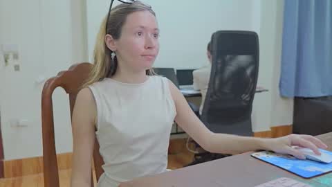 Snapshot of ellcrys chatting on October 17, 11:18 pm im Elsa lets go Subscribe to my OF and Youtube -35 online show from October 17, 11:18 pm