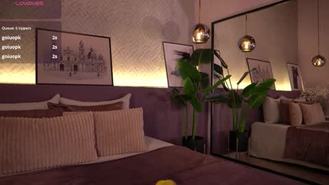 Elle Diane online show from November 14, 10:40 pm