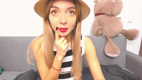 ellen_flow online show from December 8, 9:24 am