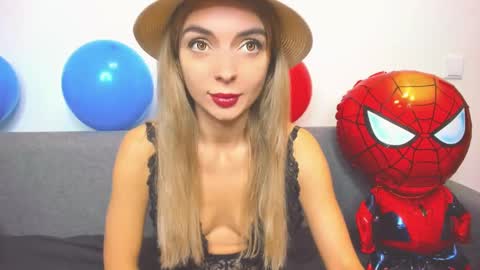 ellen_flow online show from December 14, 6:09 pm