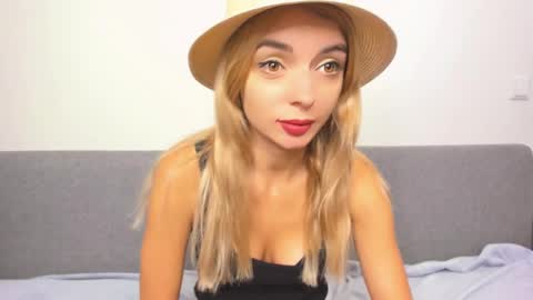 ellen_flow online show from February 14, 7:02 pm