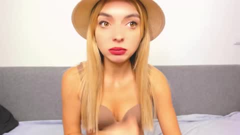 ellen_flow online show from February 18, 9:31 pm