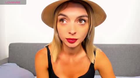 ellen_flow online show from September 17, 7:59 pm