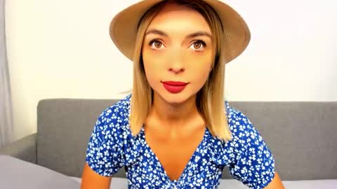 ellen_flow online show from September 20, 11:22 am