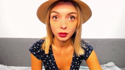 ellen_flow online show from October 2, 9:33 pm