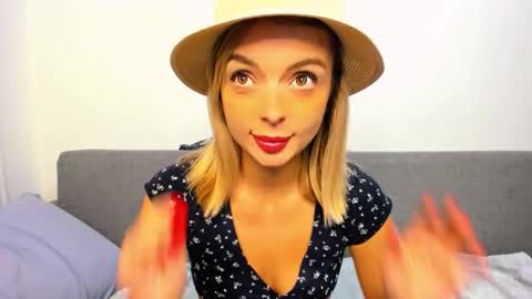 ellen_flow online show from October 14, 9:59 pm