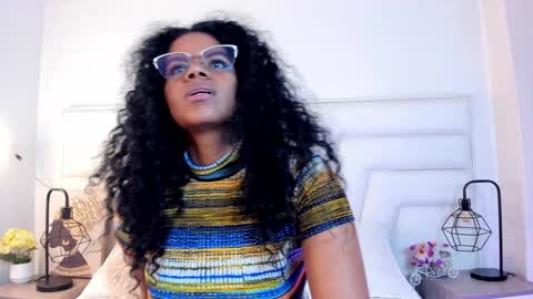 Snapshot of ellie_alves chatting on December 14, 3:36 pm Ellie online show from December 14, 3:36 pm