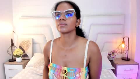 Snapshot of ellie_alves chatting on January 22, 3:07 pm Ellie online show from January 22, 3:07 pm