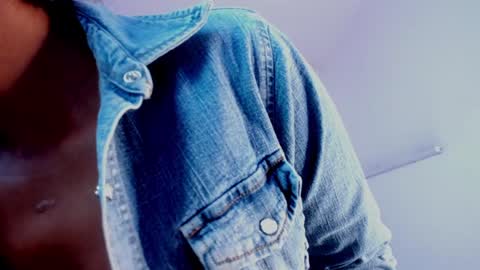 Snapshot of ellie_alves chatting on January 30, 12:27 pm Ellie online show from January 30, 12:27 pm