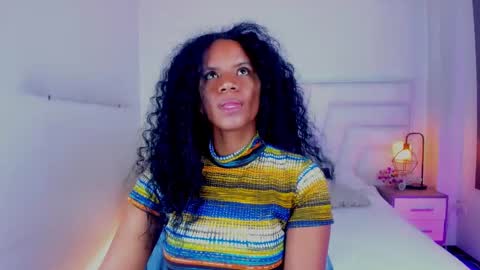 Snapshot of ellie_alves chatting on February 13, 12:32 pm Ellie online show from February 13, 12:32 pm