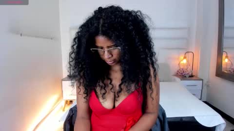 Snapshot of ellie_alves chatting on February 14, 3:26 pm Ellie online show from February 14, 3:26 pm