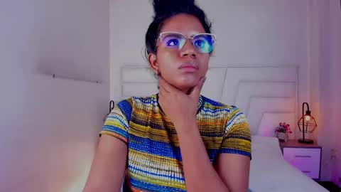 Snapshot of ellie_alves chatting on February 28, 12:52 pm Ellie online show from February 28, 12:52 pm