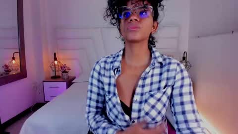 Snapshot of ellie_alves chatting on March 7, 12:23 pm Ellie online show from March 7, 12:23 pm