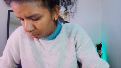 Snapshot of ellie_alves chatting on September 15, 12:16 pm Ellie online show from September 15, 12:16 pm