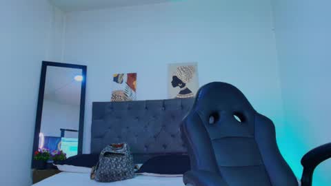 Snapshot of ellie_alves chatting on September 18, 11:56 am Ellie online show from September 18, 11:56 am