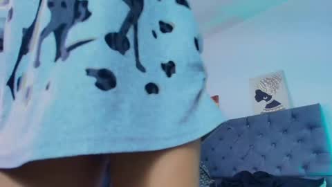 Snapshot of ellie_alves chatting on September 19, 1:45 pm Ellie online show from September 19, 1:45 pm