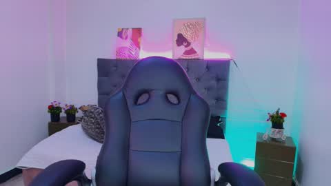 Snapshot of ellie_alves chatting on September 24, 12:08 pm Ellie online show from September 24, 12:08 pm