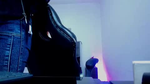 Snapshot of ellie_alves chatting on October 4, 1:20 pm Ellie online show from October 4, 1:20 pm