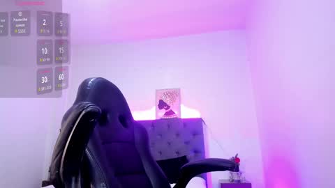 Snapshot of ellie_alves chatting on October 14, 12:17 pm Ellie online show from October 14, 12:17 pm