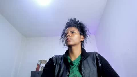 Snapshot of ellie_alves chatting on October 22, 11:54 am Ellie online show from October 22, 11:54 am