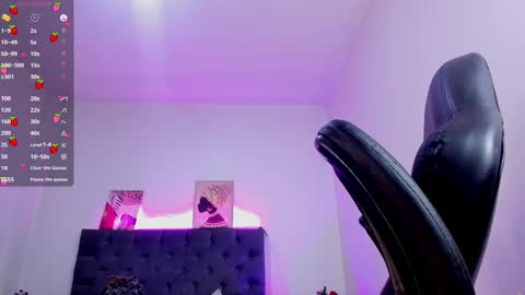 Snapshot of ellie_alves chatting on October 23, 12:15 pm Ellie online show from October 23, 12:15 pm