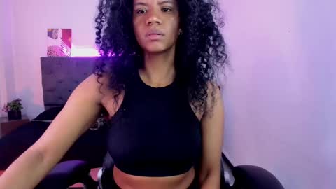 Snapshot of ellie_alves chatting on November 20, 3:23 pm Ellie online show from November 20, 3:23 pm