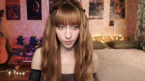 Snapshot of ellie_friendly chatting on December 2, 12:07 pm ellie_friendly online show from December 2, 12:07 pm