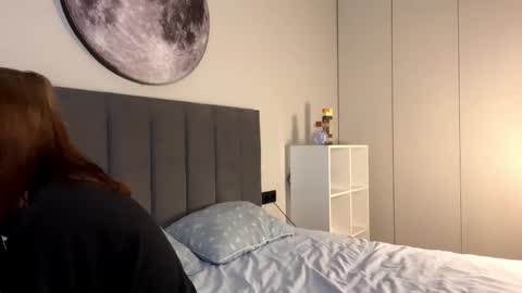 Snapshot of ellie_hollow chatting on September 17, 7:10 am Ellie online show from September 17, 7:10 am