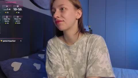 Snapshot of ellie_hollow chatting on November 13, 7:07 am Ellie online show from November 13, 7:07 am