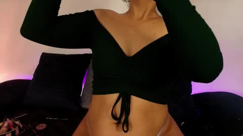 elliee1 online show from September 27, 2:33 pm